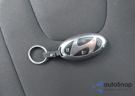 2025 Hyundai Elantra Sel Convenience z USA, uszkodzony, nr VIN KMHLS4DG2SU876226